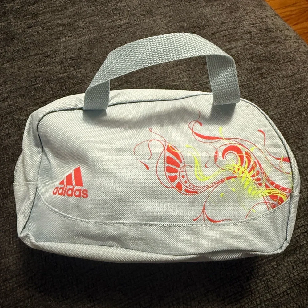 ✨ Beauty Bundle Adidas Bag + Stanley Keychain + Masks + Laura Geller ✨ - Picture 2 of 16